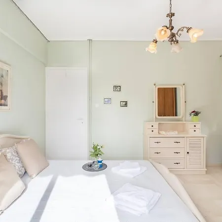 Charming Apartment In Βάρκιζα Εξωτερικό φωτογραφία